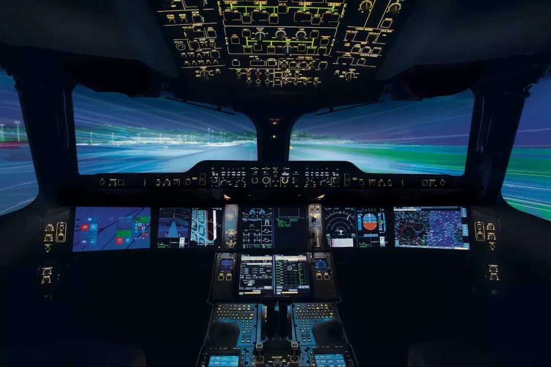 南航332商务舱_头等舱舒适体验_波音B787梦想客机特点