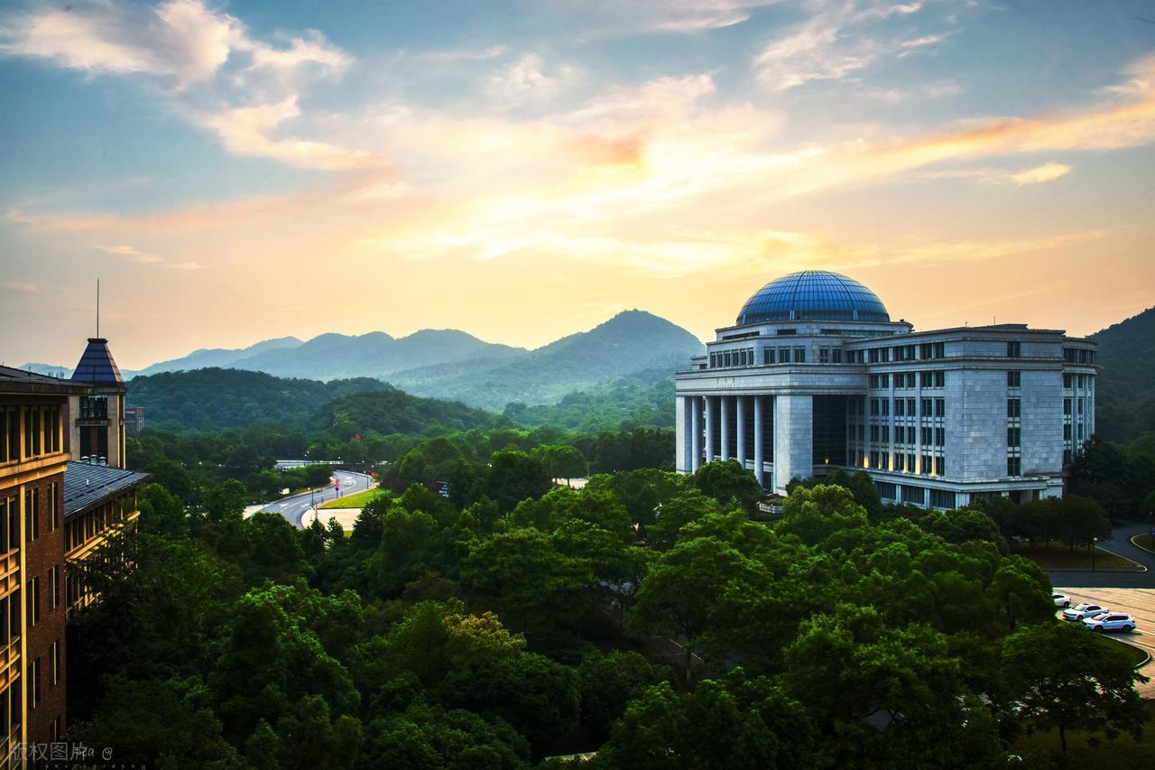 浙江工业大学专业推荐_化学工程与技术就业前景_湖南工学院专业分数线