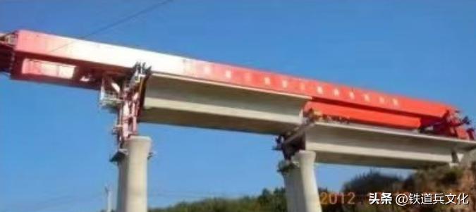 箱形梁图片__ 多片式梁拼组造桥机 发明专利 