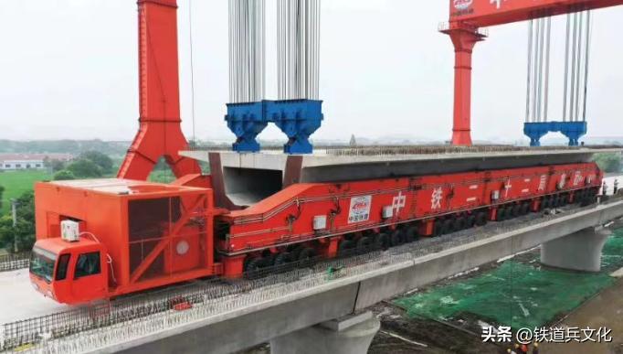 箱形梁图片__ 多片式梁拼组造桥机 发明专利 