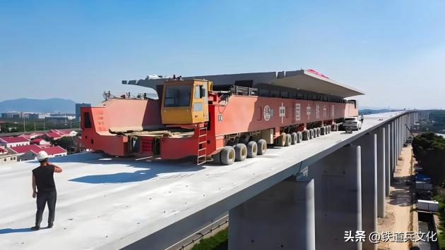  多片式梁拼组造桥机 发明专利 __箱形梁图片