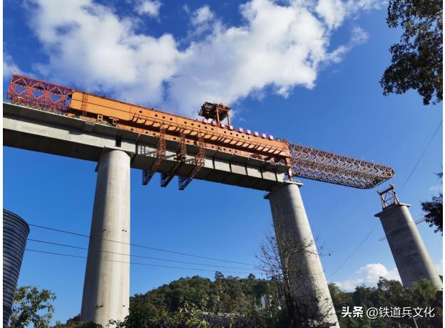 _ 多片式梁拼组造桥机 发明专利 _箱形梁图片