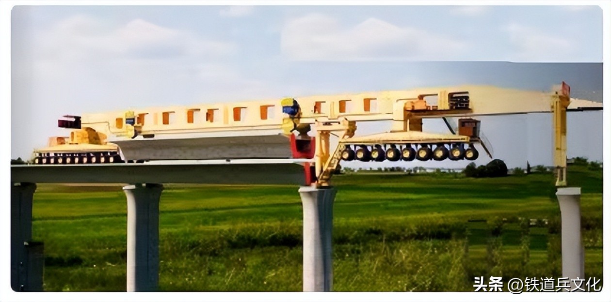 箱形梁图片_ 多片式梁拼组造桥机 发明专利 _