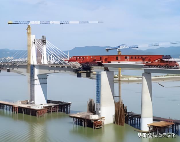 箱形梁图片__ 多片式梁拼组造桥机 发明专利 