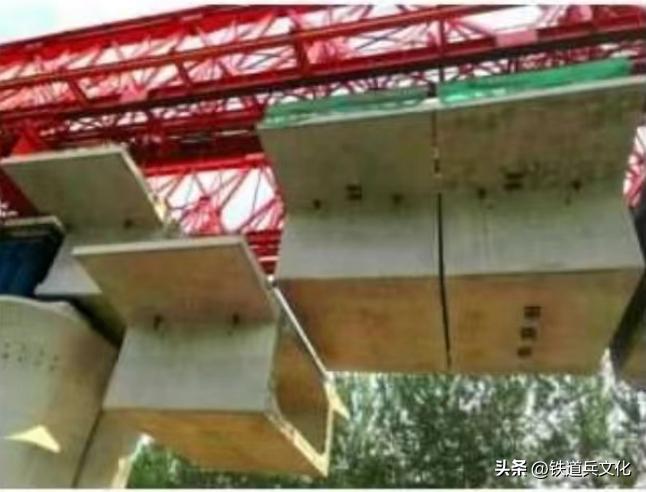 箱形梁图片__ 多片式梁拼组造桥机 发明专利 