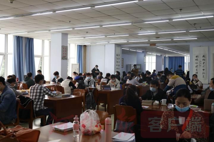 河南省图书馆考研自习室_河南省图书馆 地址_河南图书馆自习室排队