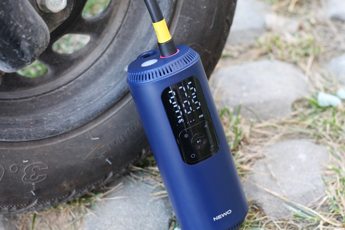 车载充气泵推荐_沃橙迷你充气泵评测_米其林充气泵拆解