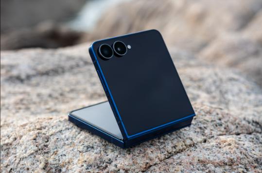 三星a76参数_竖折叠手机AI功能_三星Z Flip7折叠屏手机