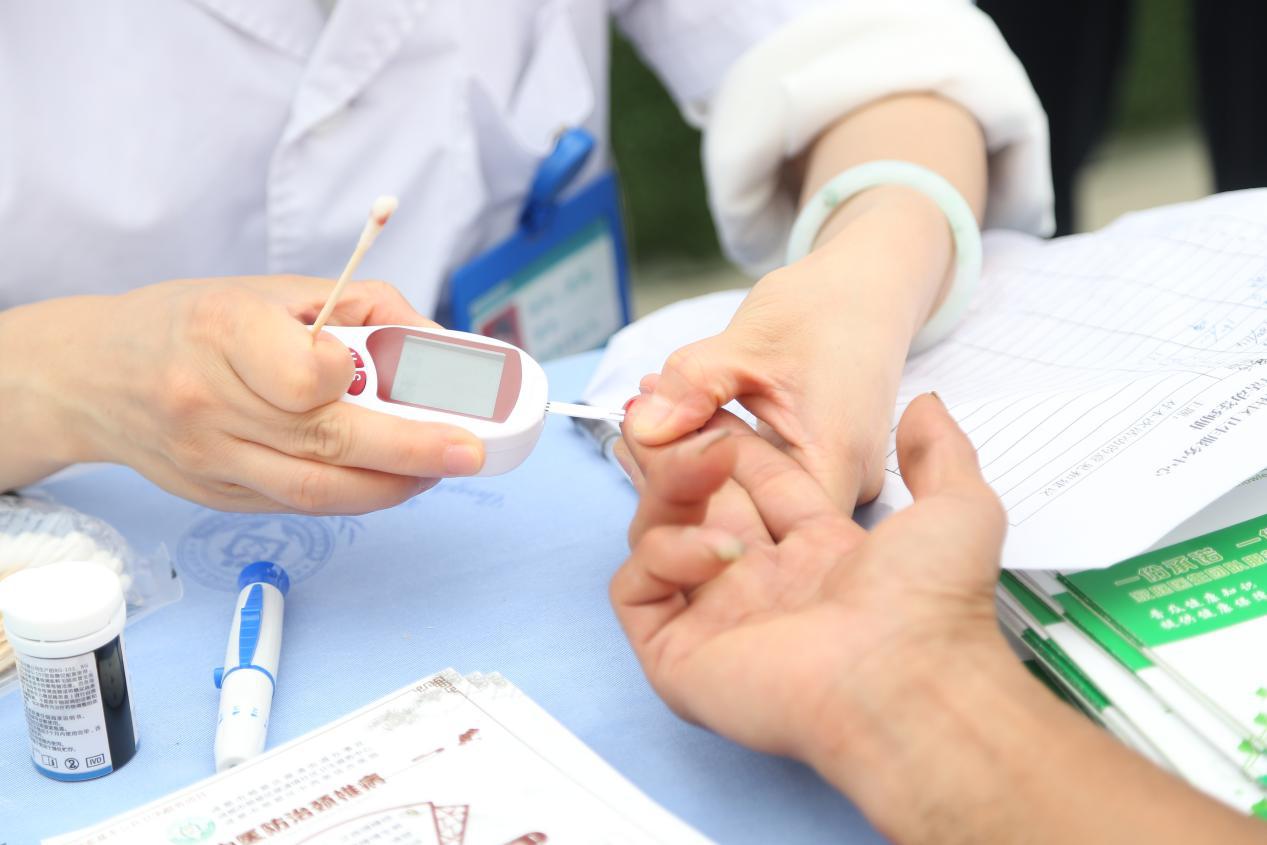 女性脚部异常与慢性病变_预测妻子寿命_脚部健康与寿命