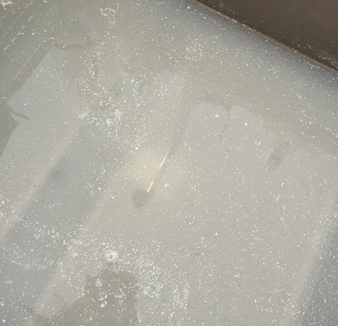 油烟机过滤纸使用_油烟道清洗_厨房油烟机清洁方法