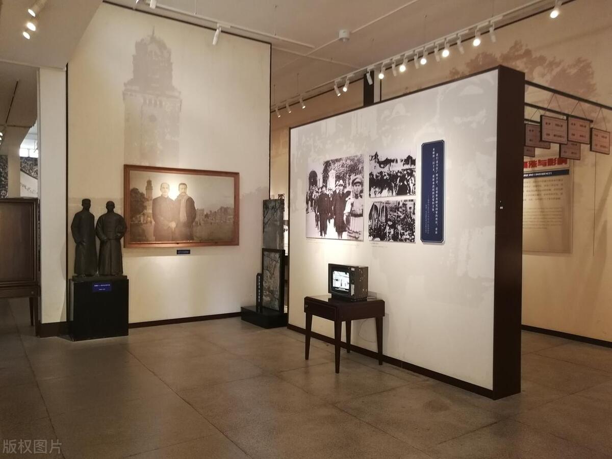 鲁迅小说艺术特色_鲁迅小说人物塑造手法_鲁迅的写作特点