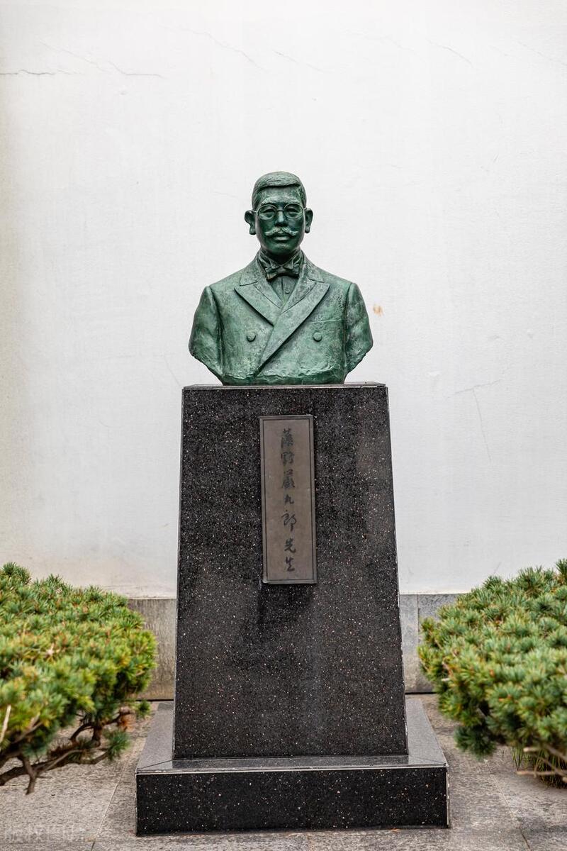 鲁迅的写作特点_鲁迅小说人物塑造手法_鲁迅小说艺术特色