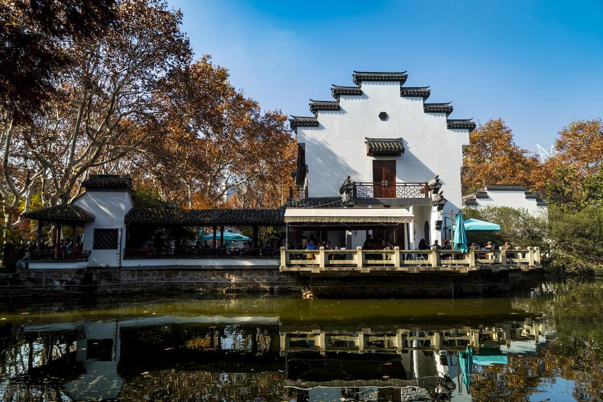 鲁迅小说人物塑造手法_鲁迅小说艺术特色_鲁迅的写作特点