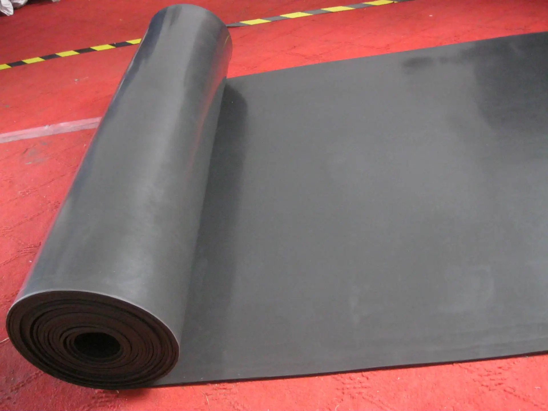 氟胶板耐温性特点_氟橡胶板_氟胶板耐腐蚀性应用