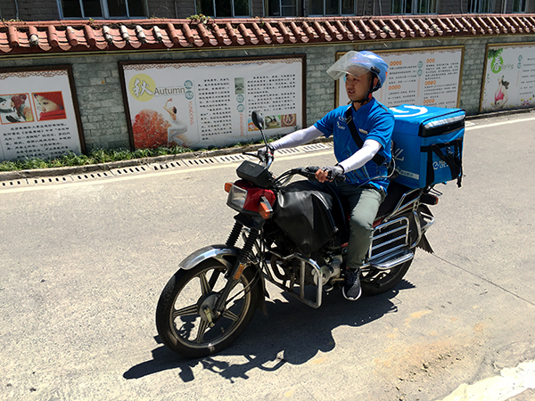 重庆高温环卫工工作状态_重庆高温外卖员工作情况_重庆冷藏车出租网