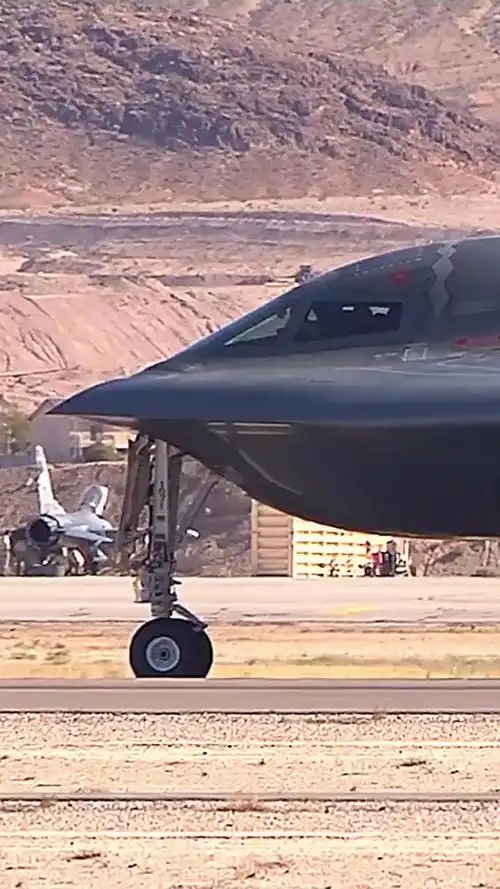 中国最新的战略轰炸机_B-2隐身战略轰炸机_中国自主战略轰炸机发展