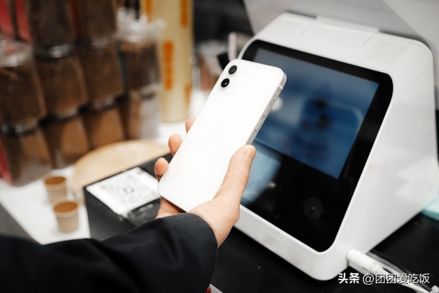 手机维修省钱秘诀_iphone5以旧换新多少钱_手机维修避坑指南