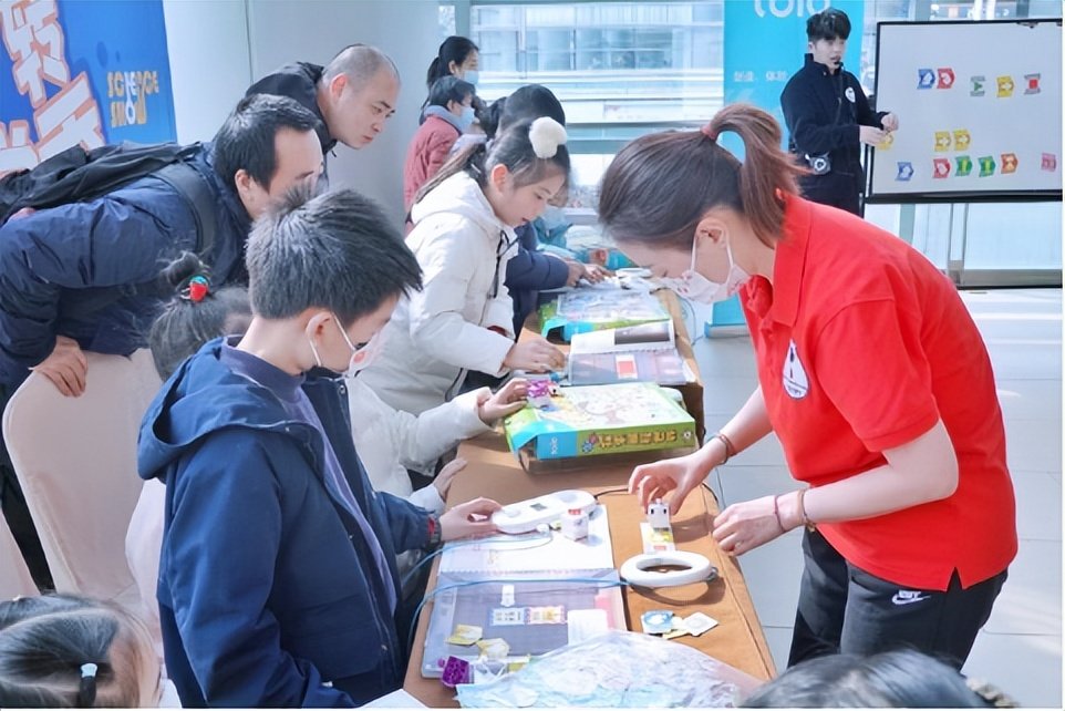 索尼探梦科普万里行活动_重庆科技馆青少年科普活动_索尼探梦科技馆