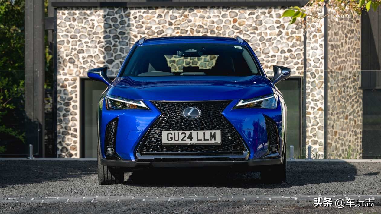 gs300h f sport_ 雷克萨斯UX300h 2024 新技术 全能驱动系统 _雷克萨斯UX300h 2024评测 混合动力 SUV 精致升级 
