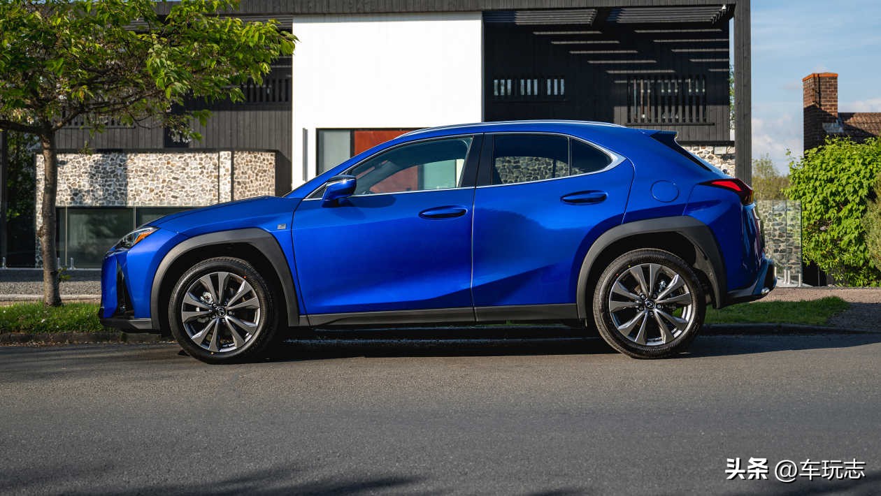  雷克萨斯UX300h 2024 新技术 全能驱动系统 _gs300h f sport_雷克萨斯UX300h 2024评测 混合动力 SUV 精致升级 