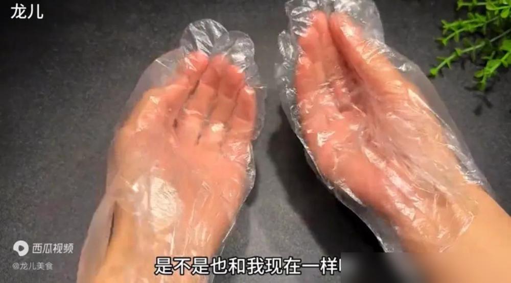 防护手套的使用方法_戴手套的正确方法_一次性手套使用注意事项