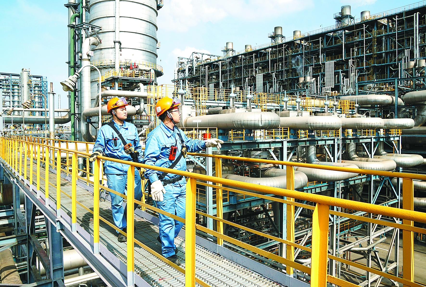 乙烯是石油化学工业最重要的基础原料_乙烯下游新材料产业_中国乙烯产能过剩