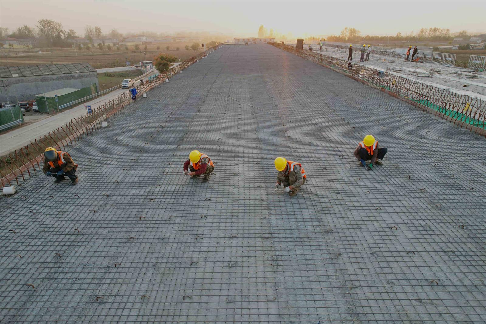 刘楼枢纽互通桥梁湿接缝浇筑_现浇箱梁支架施工_沈遂高速现浇箱梁施工