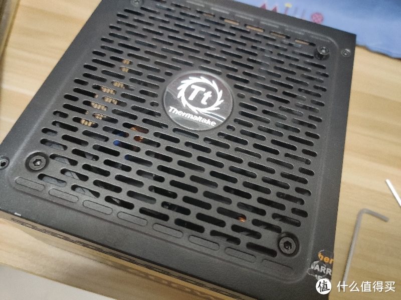 怎么调机箱风扇转速_升级显卡电源选择 TT曜越600W铜牌全模组电源 静音风扇问题解决