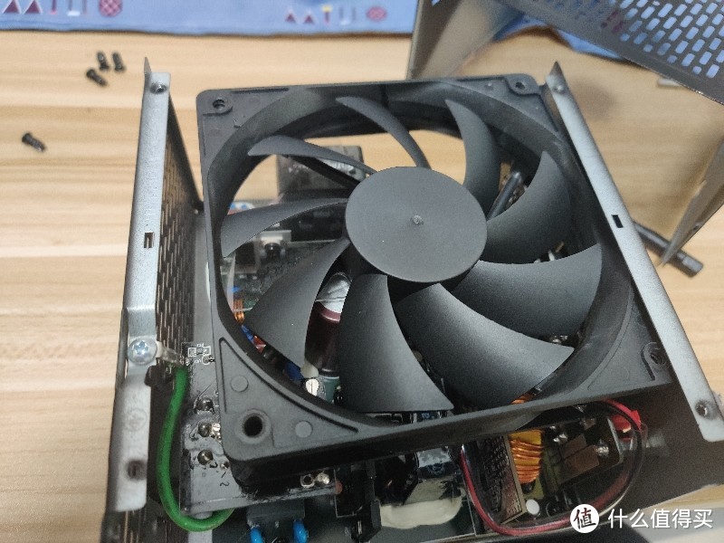 怎么调机箱风扇转速_升级显卡电源选择 TT曜越600W铜牌全模组电源 静音风扇问题解决