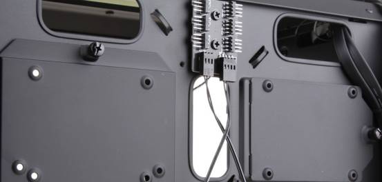 机箱风扇转速控制_主板风扇调速功能_怎么调机箱风扇转速