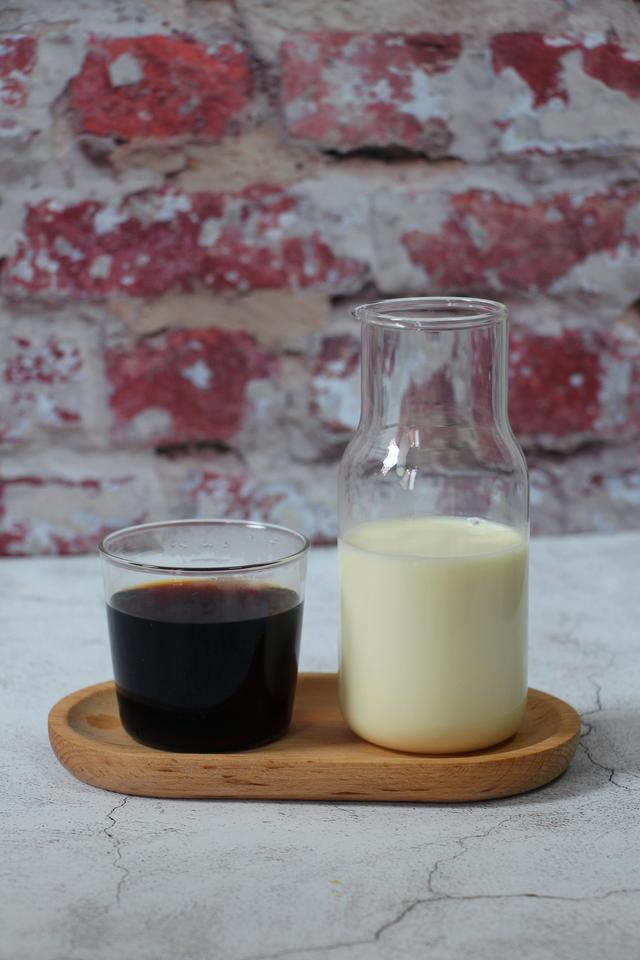 家庭版冰拿铁_冰手冲咖啡_没有咖啡机怎么煮特浓咖啡