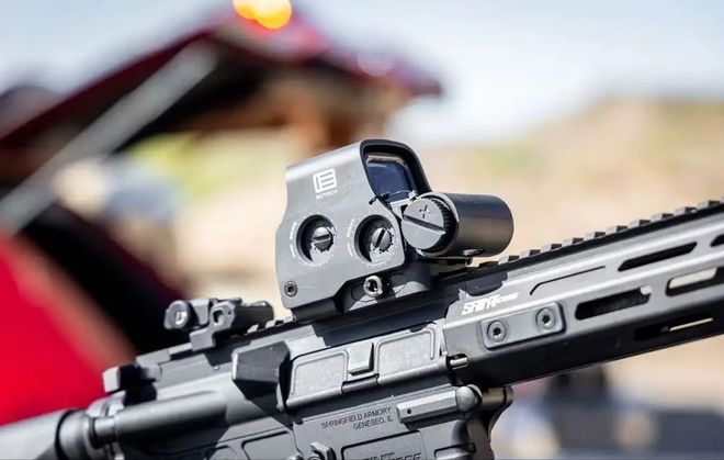 中国军用瞄准镜技术_解放军瞄准镜价格_军用全息瞄准镜价格